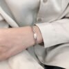 Серебристый браслет